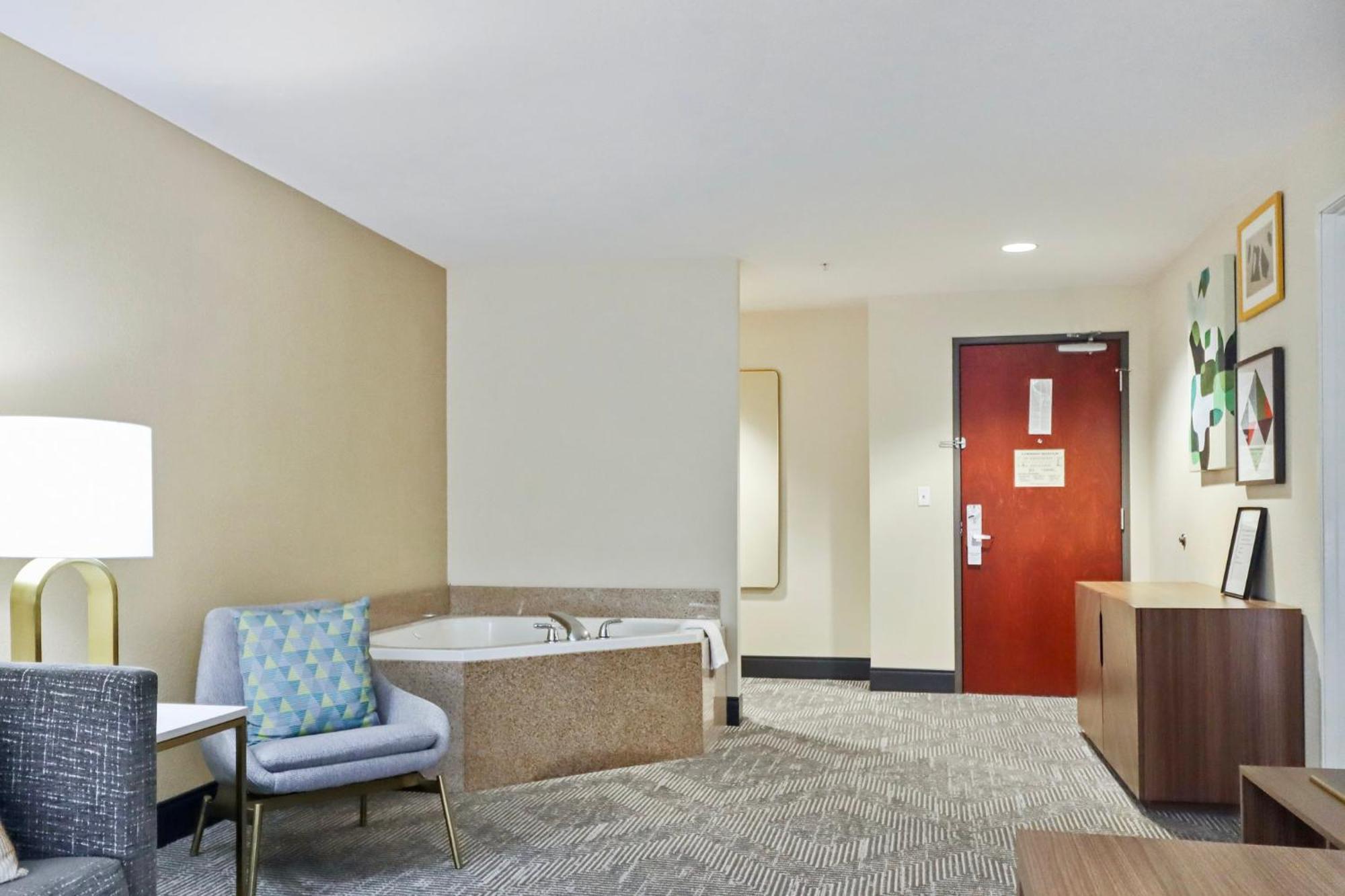 Holiday Inn Quincy By Ihg Exterior foto